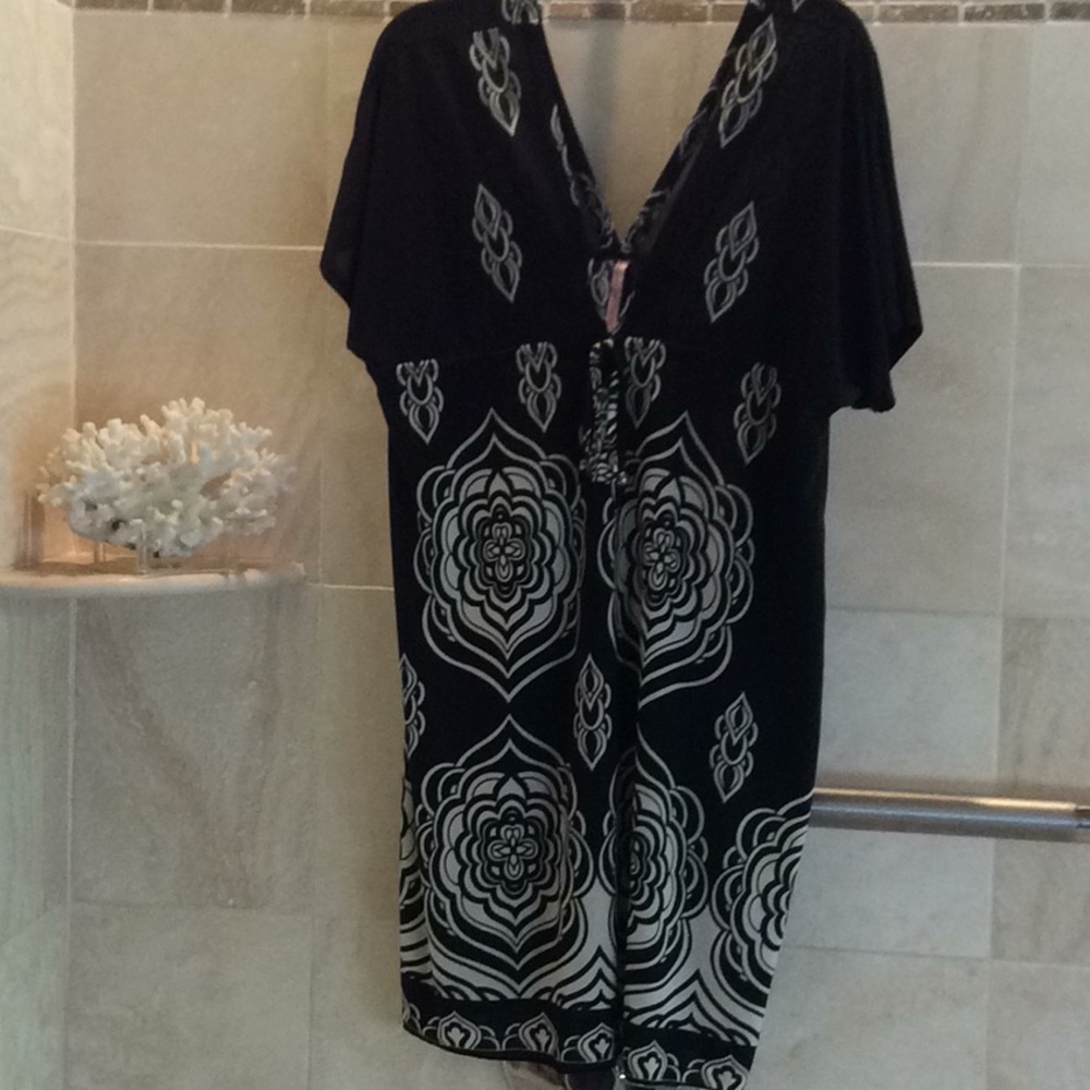 BEACH/SWIM SUIT COVER UP
